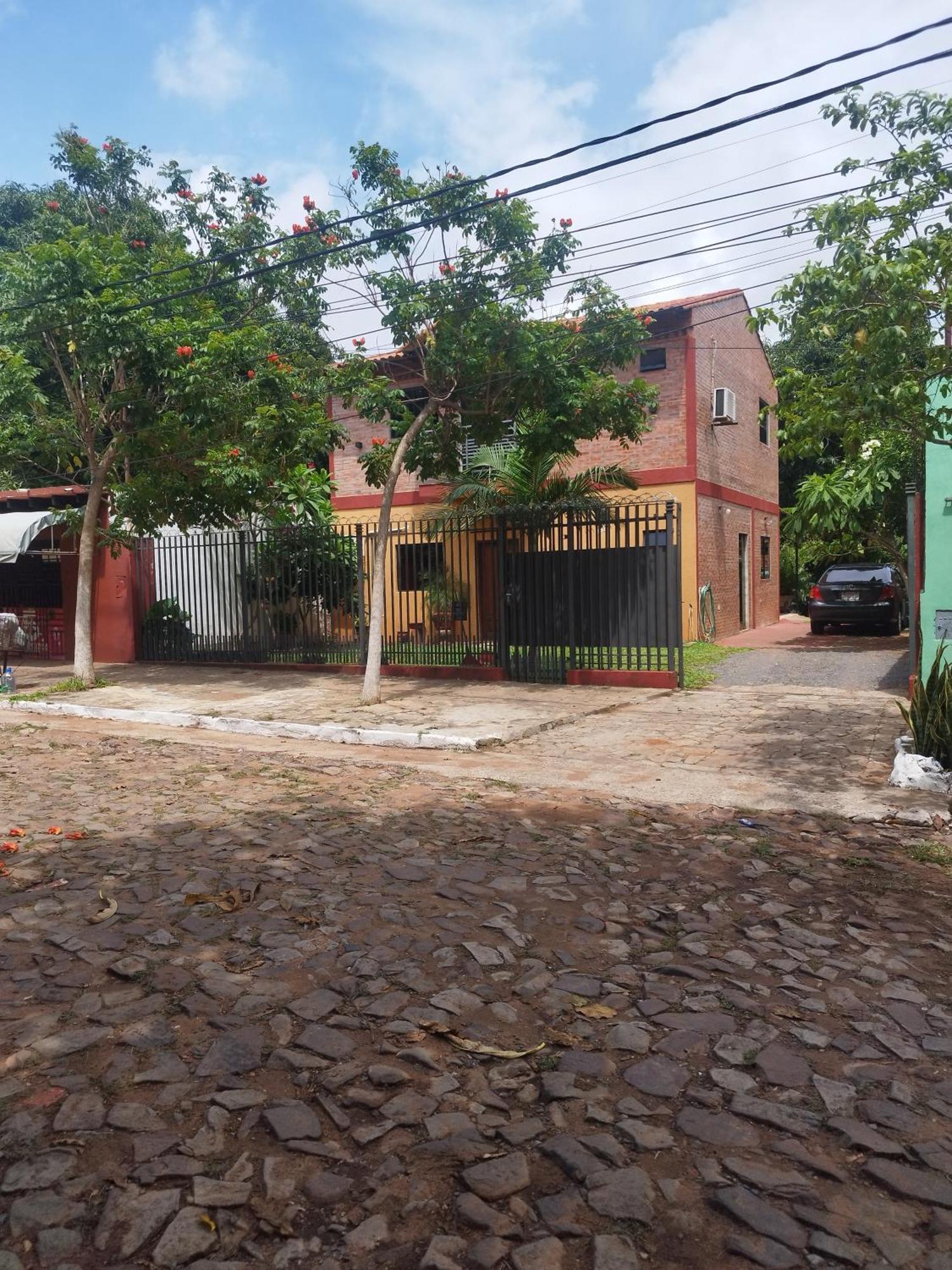 Casa Amplia En Asuncion Bagian luar foto